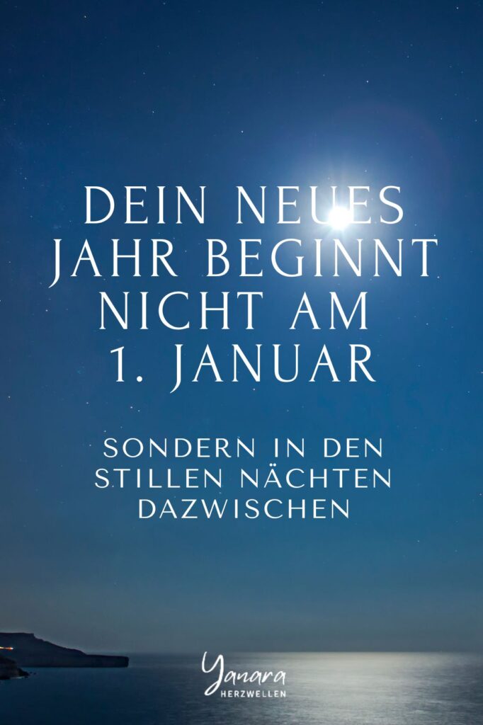 Zwischen Weihnachten und dem neuen Jahr öffnet sich eine besondere Schwellenzeit. Die Raunächte laden dazu ein, innezuhalten, Altes ausklingen zu lassen und dich neu innerlich auszurichten. Ohne Druck, ohne Ziele. Ein stiller Übergang, der oft tiefer wirkt als jedes Ritual.