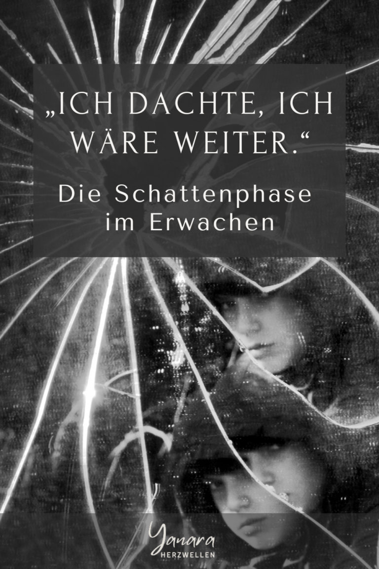 Die Schattenphase im spirituellen Erwachen fühlt sich wie ein innerer Zusammenbruch an. Warum dein Selbstbild zerbricht und was wirklich dahinter steckt.