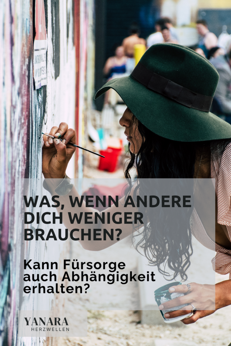 Was geschieht, wenn andere uns weniger brauchen? Fürsorge kann mit Nähe und Verbundenheit verbunden sein – aber auch mit dem Gefühl, wichtig zu sein und einen sicheren Platz zu haben. Werden andere selbstständiger, kann sich deshalb auch die eigene Rolle verändern. Ein differenzierter Blick auf Überverantwortung, Gebrauchtwerden und die Frage, wie wieder mehr Raum für das eigene Leben entsteht.