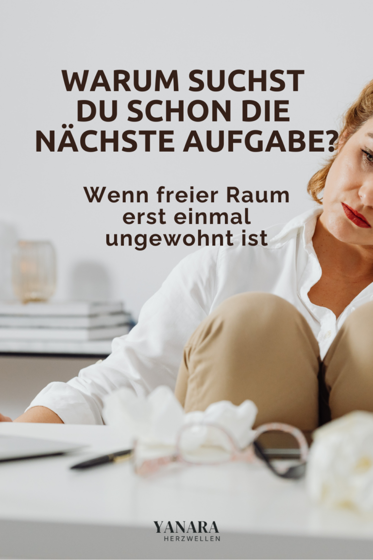 Weniger Verantwortung für andere zu übernehmen schafft nicht automatisch Freiheit. Wenn eine vertraute Rolle wegfällt, kann zunächst Leere entstehen. Dann liegt es nahe, sofort die nächste Aufgabe, das nächste Projekt oder ein neues Ziel zu suchen. Doch genau dieser freie Raum kann zeigen, welche eigenen Bedürfnisse und Interessen lange wenig Platz hatten.